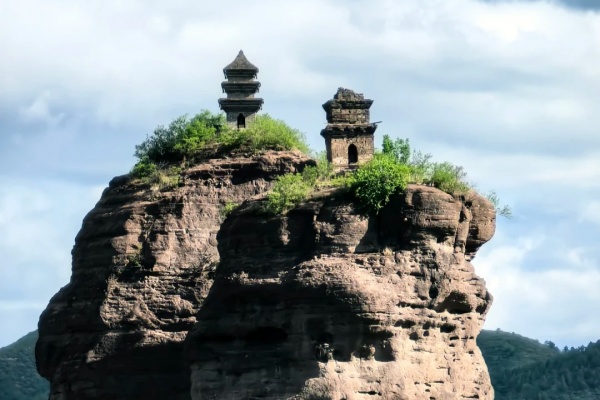 双塔山